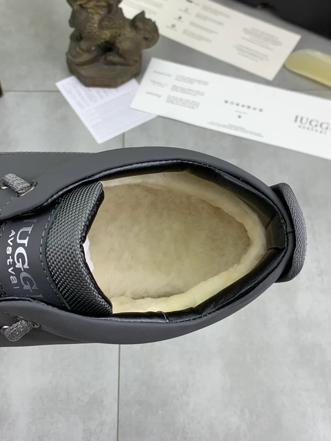 Men's shoes 💰P640 New arrival 🆕🆕🆕 IUGGI Latest fashion products Super cool new thick-soled bread shoes Outdoor sports shoes non-slip and shock-absorbing Ultra-light first-layer cowhide Wear-resistant and stain-resistant Fine texture Australian imported wool lining Comfortable and soft Breathable and non-smelly feet Model: 669-01 Size: 39-44